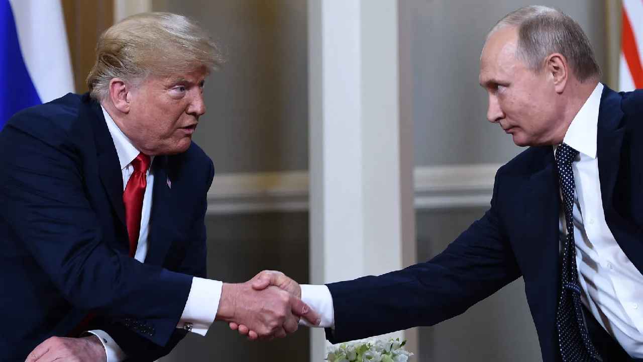 Trump Putin Meeting: ట్రంప్, పుతిన్ కీలక భేటీపై తీవ్ర ఉత్కంఠ.. ఏం జరగనుంది.. మూడున్నరేళ్ల యుద్ధానికి ముగింపు పలుకుతారా? Trump Putin Meeting: ట్రంప్, పుతిన్ కీలక భేటీపై తీవ్ర ఉత్కంఠ.. ఏం జరగనుంది.. మూడున్నరేళ్ల యుద్ధానికి ముగింపు పలుకుతారా?