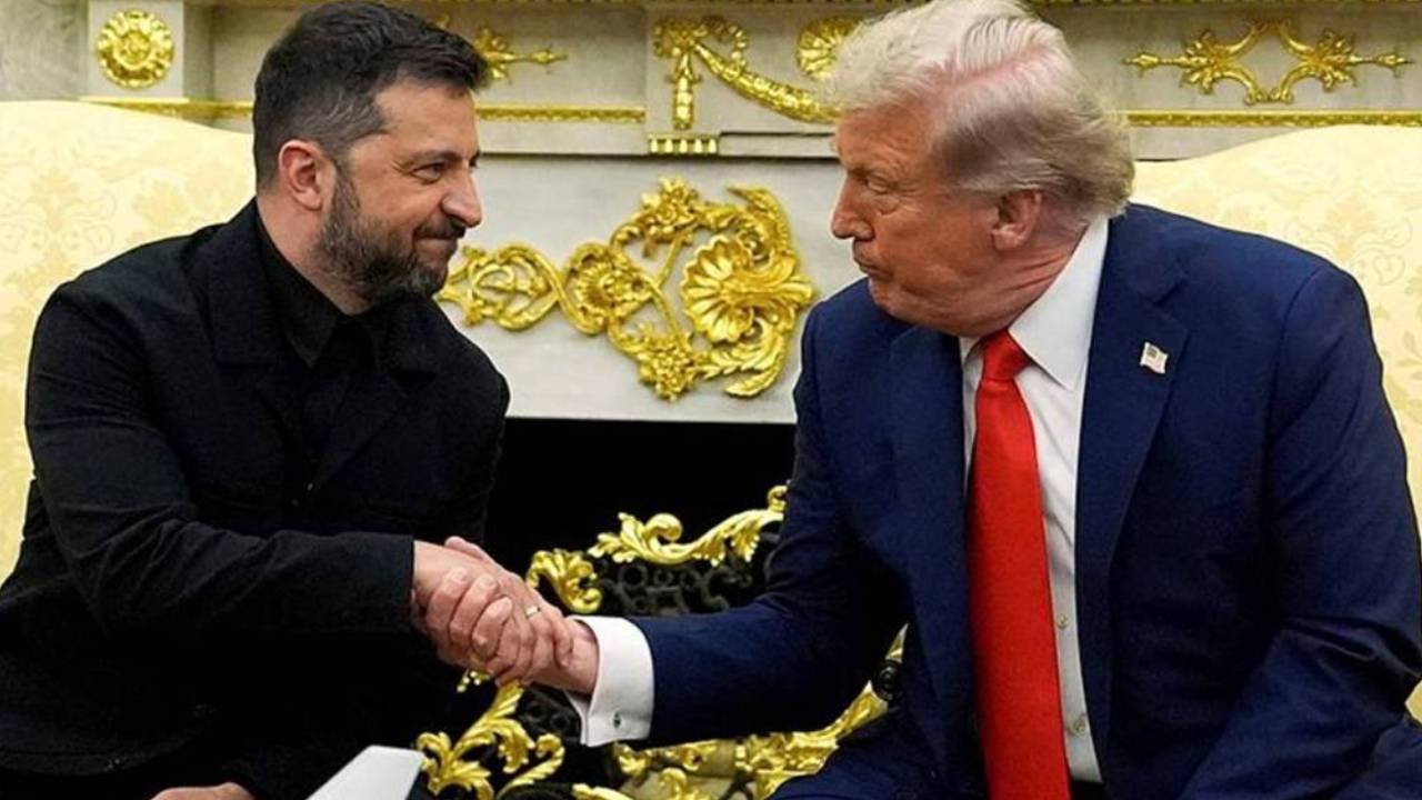 Trump Zelenskyy Meeting : రష్యా-యుక్రెయిన్ యుద్ధంపై ట్రంప్ కీలక ప్రకటన.. త్వరలో మేం ముగ్గురం భేటీ అవుతాం.. Trump Zelenskyy Meeting : రష్యా-యుక్రెయిన్ యుద్ధంపై ట్రంప్ కీలక ప్రకటన.. త్వరలో మేం ముగ్గురం భేటీ అవుతాం..