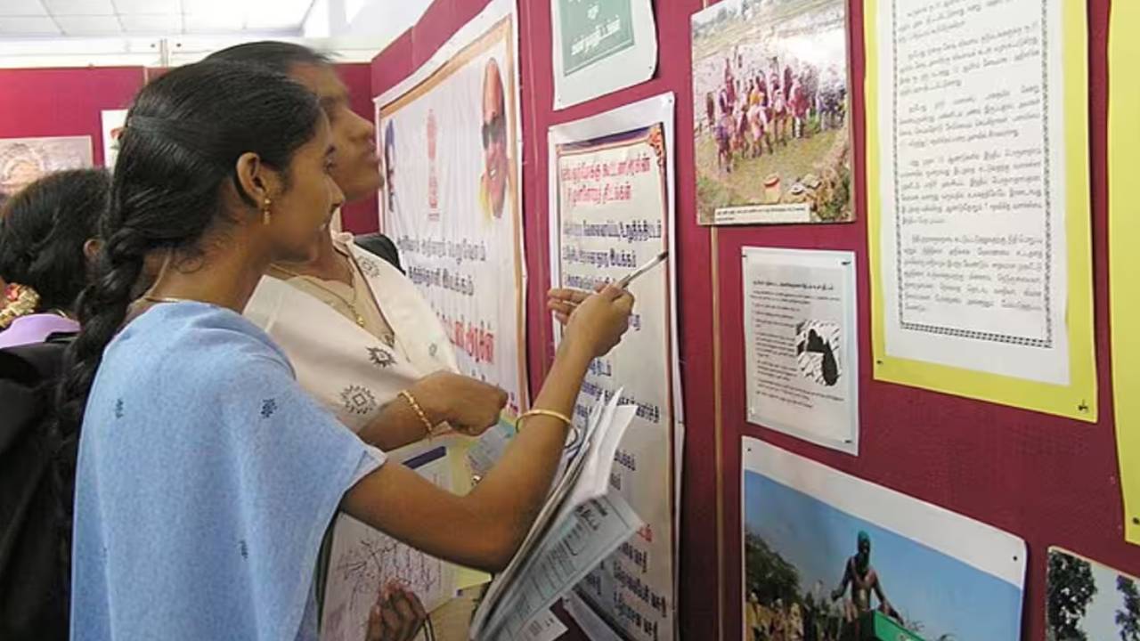 UGC New Order: యూనివర్సిటీలు, కాలేజీలకు UGC అర్జంట్ అలర్ట్.. ఆ కోర్సుల్లో అడ్మిషన్లు వెంటనే ఆపేయండి.. UGC New Order: యూనివర్సిటీలు, కాలేజీలకు UGC అర్జంట్ అలర్ట్.. ఆ కోర్సుల్లో అడ్మిషన్లు వెంటనే ఆపేయండి..