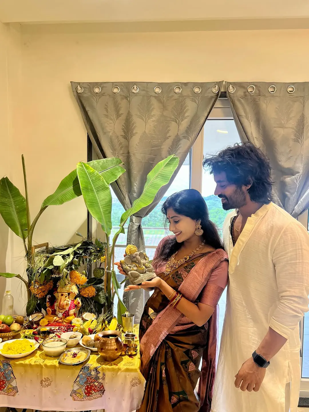 Bigg Boss Vasanthi Krishnan Vinayaka Chavithi Celebrations with her Husband