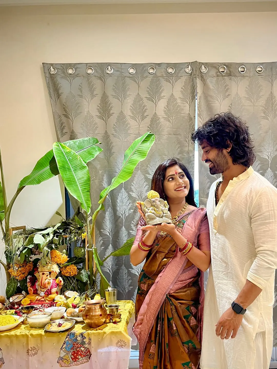 Bigg Boss Vasanthi Krishnan Vinayaka Chavithi Celebrations with her Husband