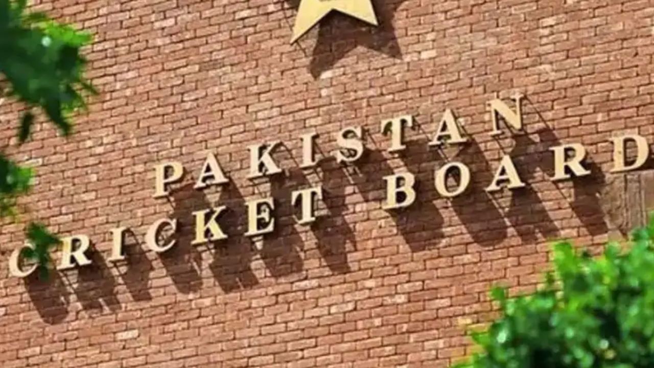 PCB : డబ్ల్యూసీఎల్ ఎఫెక్ట్.. పీసీబీ సంచలన నిర్ణయం.. అక్కడ పాకిస్థాన్ పేరు బ్యాన్.. PCB : డబ్ల్యూసీఎల్ ఎఫెక్ట్.. పీసీబీ సంచలన నిర్ణయం.. అక్కడ పాకిస్థాన్ పేరు బ్యాన్..
