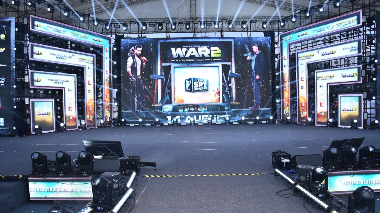 War 2 Pre Release Event