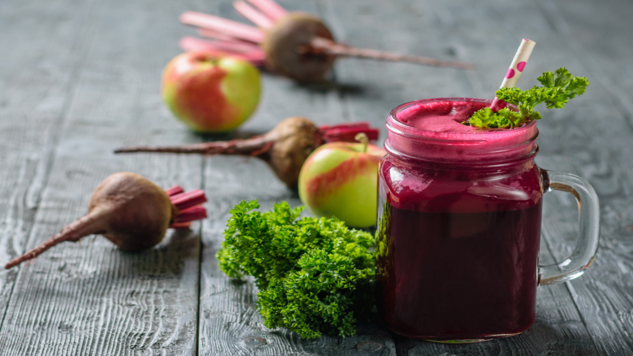 ABC Juice Benefits: గుండె, మెదడు ఆరోగ్యానికి ABC పవర్ జ్యూస్.. రోజుకో గ్లాస్ తాగితే దెబ్బకు రోగాలన్నీ మాయం ABC Juice Benefits: గుండె, మెదడు ఆరోగ్యానికి ABC పవర్ జ్యూస్.. రోజుకో గ్లాస్ తాగితే దెబ్బకు రోగాలన్నీ మాయం