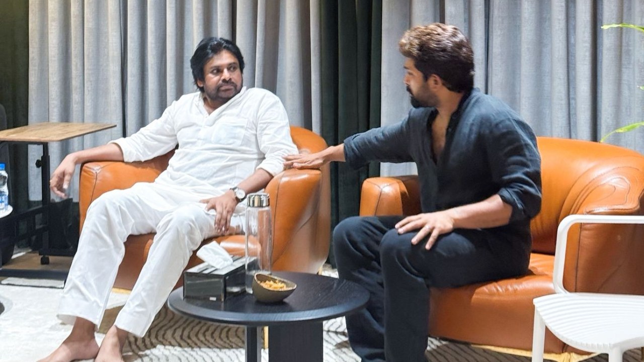 Pawan Kalyan : అల్లు అర్జున్ ని పరామర్శించిన పవన్ కళ్యాణ్.. ఫొటోలు వైరల్.. Pawan Kalyan : అల్లు అర్జున్ ని పరామర్శించిన పవన్ కళ్యాణ్.. ఫొటోలు వైరల్..