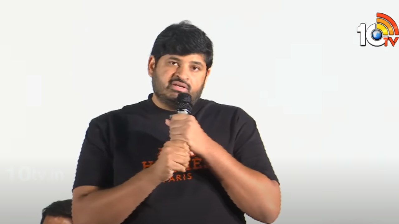 Dheeraj Mogilineni : అమలాపురం వచ్చి మరీ బెదిరించి షూటింగ్ ఆపేసారు.. దౌర్జన్యం చేస్తున్నారు.. Dheeraj Mogilineni : అమలాపురం వచ్చి మరీ బెదిరించి షూటింగ్ ఆపేసారు.. దౌర్జన్యం చేస్తున్నారు..