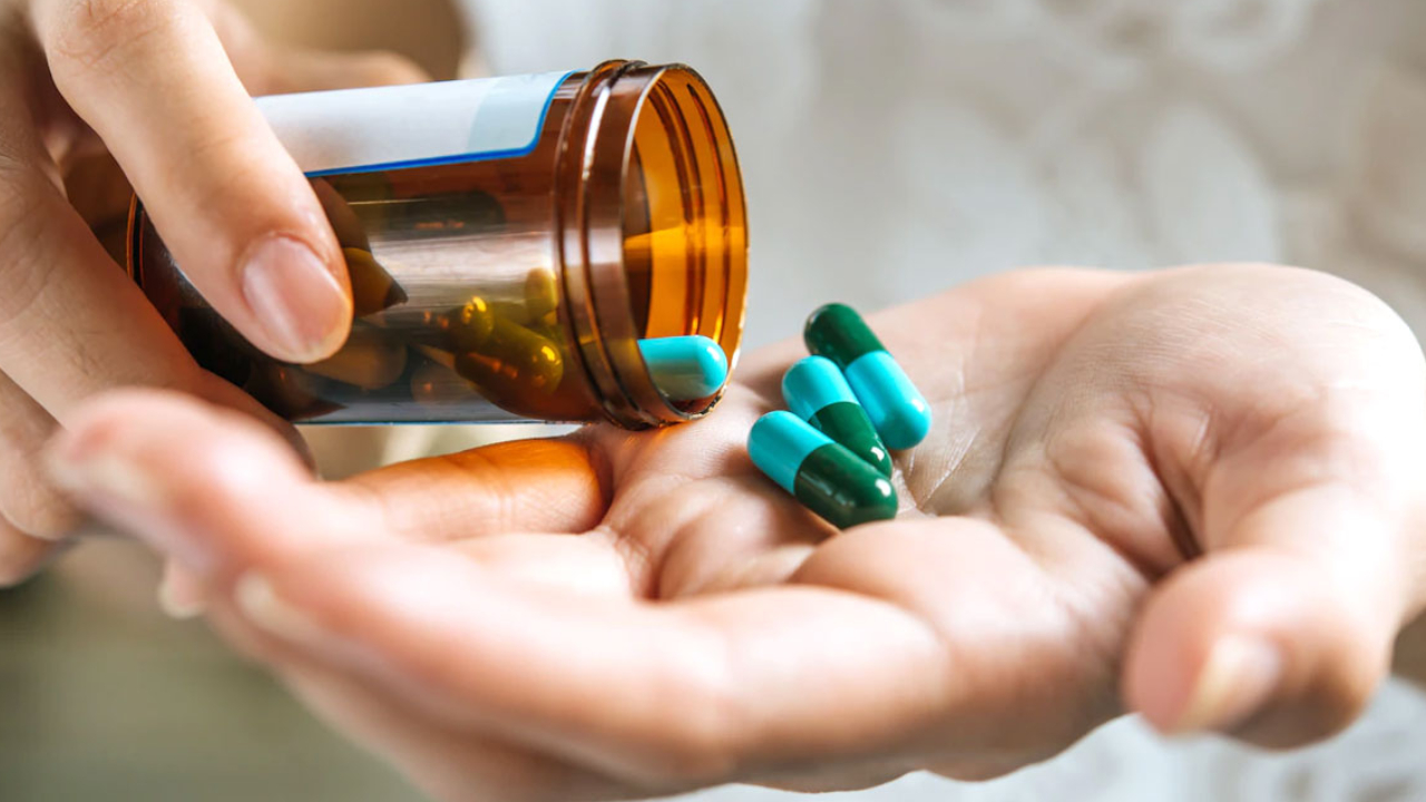 Multivitamin Tablets: మల్టీ విటమిన్ టాబ్లెట్స్ వాడుతున్నారా.. ఎంత ప్రమాదమో తెలుసా? జాగ్రత్తలు తప్పనిసరి Multivitamin Tablets: మల్టీ విటమిన్ టాబ్లెట్స్ వాడుతున్నారా.. ఎంత ప్రమాదమో తెలుసా? జాగ్రత్తలు తప్పనిసరి