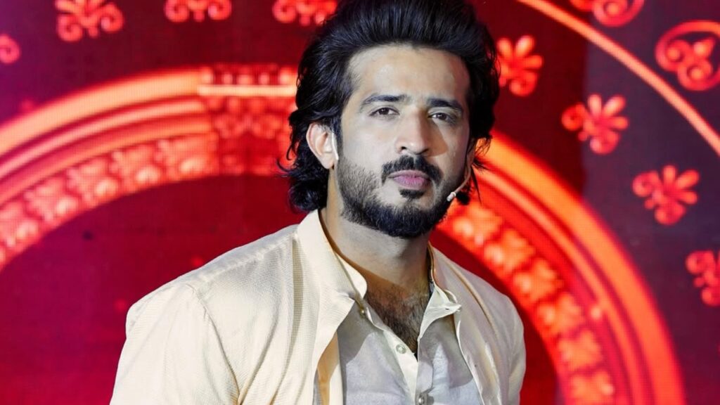 Anchor Ravi Requesting Movie Chances from Directors