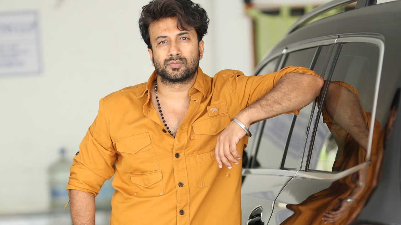 Satya Dev : కింగ్డమ్ షూటింగ్ లో ప్రమాదం నుంచి బయటపడ్డాము.. విజయ్ కి సినిమా అయ్యాక అలా మెసేజ్ చేస్తే.. Satya Dev : కింగ్డమ్ షూటింగ్ లో ప్రమాదం నుంచి బయటపడ్డాము.. విజయ్ కి సినిమా అయ్యాక అలా మెసేజ్ చేస్తే..