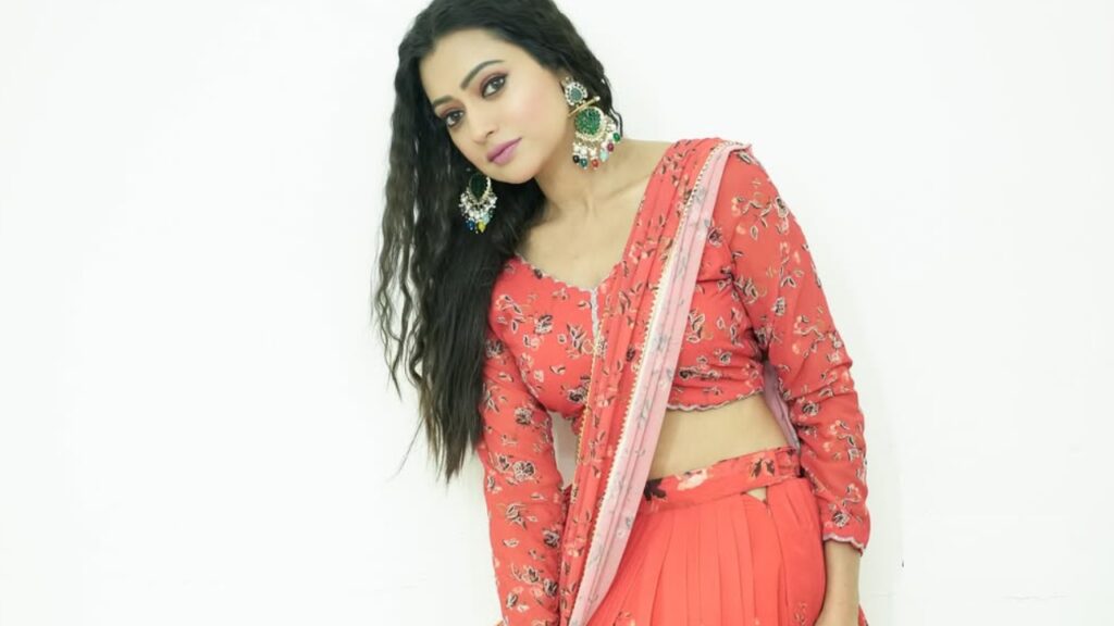 Anchor Sowmya went to Anchoring even she Effected with Accident