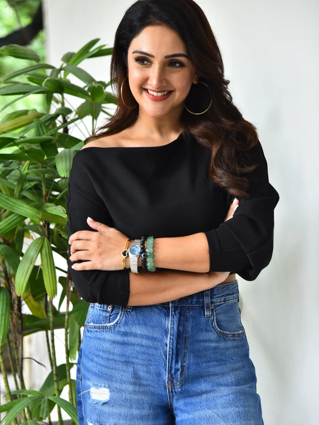 Prabhas First Heroine Sridevi Vijaykumar Latest Clicks