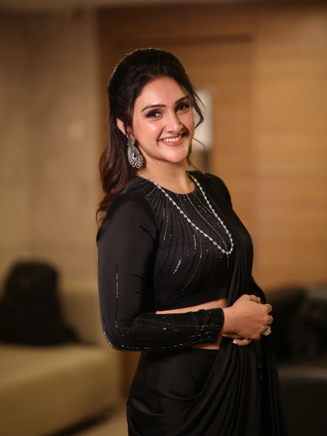 Sridevi Vijaykumar Shines in Sundarakanda Pre Release Event