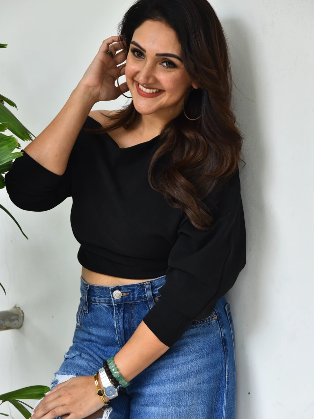 Prabhas First Heroine Sridevi Vijaykumar Latest Clicks