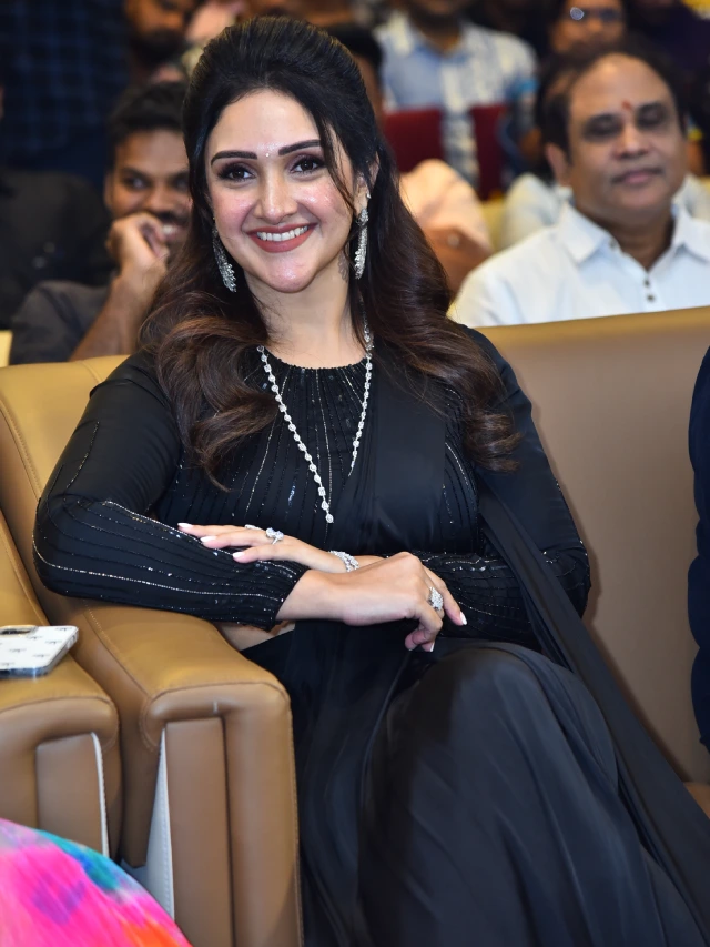 Sridevi Vijaykumar Shines in Sundarakanda Pre Release Event