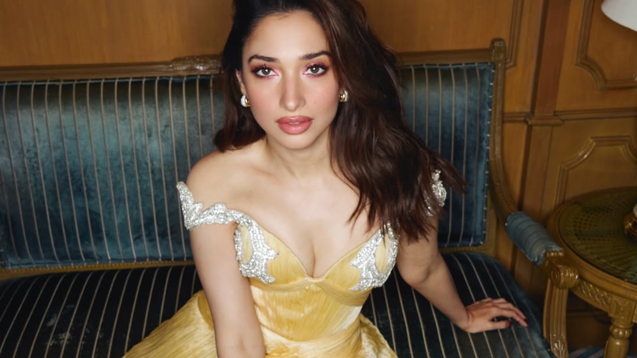 Tamannaah Bhatia : సన్నీలియోన్ ప్లేస్ లో ‘తమన్నా’.. అడల్ట్ హారర్ సినిమాలో మరోసారి రెచ్చిపోనున్న మిల్కీ బ్యూటీ.. Tamannaah Bhatia : సన్నీలియోన్ ప్లేస్ లో ‘తమన్నా’.. అడల్ట్ హారర్ సినిమాలో మరోసారి రెచ్చిపోనున్న మిల్కీ బ్యూటీ..