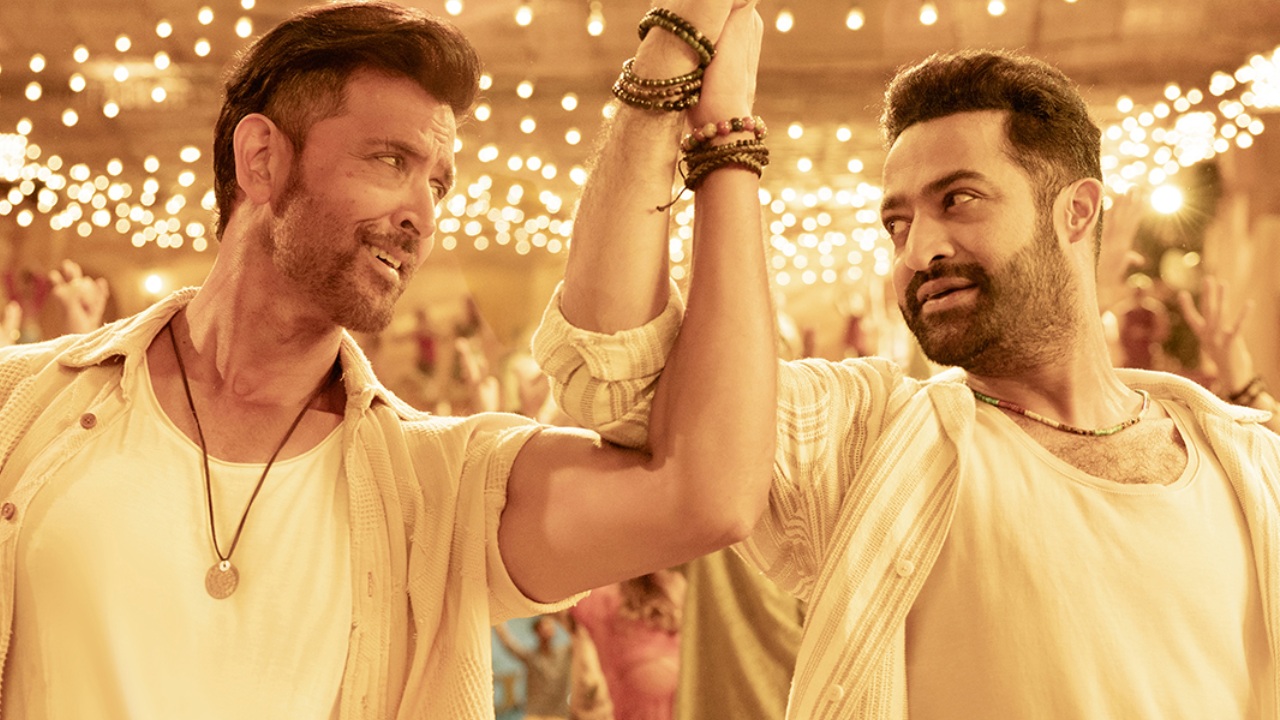 War 2 Collections : ఫస్ట్ వీకెండ్ వార్ 2 కలెక్షన్స్ ఎన్ని కోట్లు? బ్రేక్ ఈవెన్ అవ్వాలంటే ఎంత కలెక్ట్ చేయాలి? కూలీ కంటే ఎంత తక్కువ? War 2 Collections : ఫస్ట్ వీకెండ్ వార్ 2 కలెక్షన్స్ ఎన్ని కోట్లు? బ్రేక్ ఈవెన్ అవ్వాలంటే ఎంత కలెక్ట్ చేయాలి? కూలీ కంటే ఎంత తక్కువ?