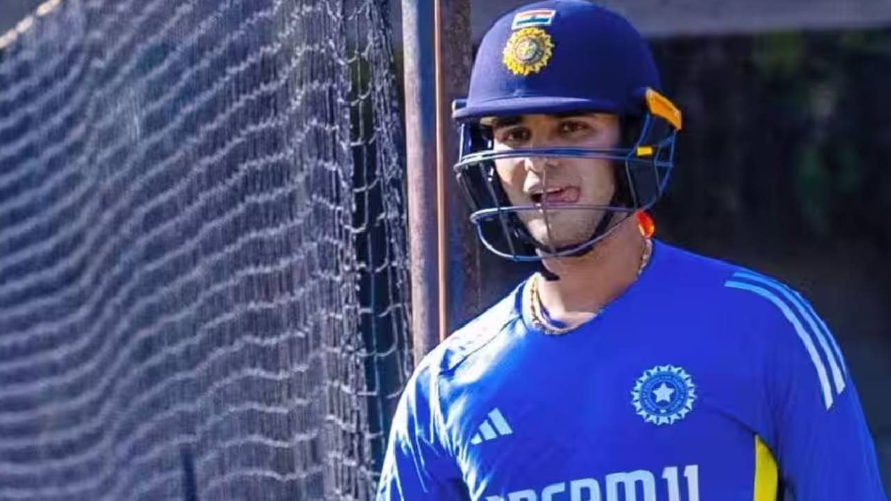 Abhishek Sharma : సిక్సర్లతో విరుచుకుపడిన అభిషేక్ శర్మ.. గంట వ్యవధిలో 25 నుంచి 30 సిక్సర్లు.. ప్రత్యర్థులకు దబిడిదిబిడే.. Abhishek Sharma : సిక్సర్లతో విరుచుకుపడిన అభిషేక్ శర్మ.. గంట వ్యవధిలో 25 నుంచి 30 సిక్సర్లు.. ప్రత్యర్థులకు దబిడిదిబిడే..