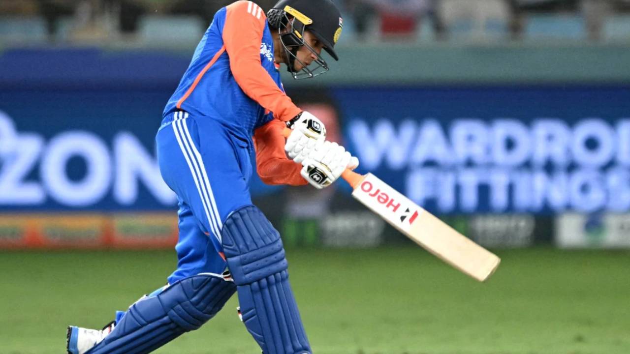 Asia Cup 2025 : అభిషేక్ శర్మ ఊచకోత.. చరిత్ర సృష్టించిన యువ బ్యాటర్.. ఆల్టైమ్ రికార్డు బద్దలు! Asia Cup 2025 : అభిషేక్ శర్మ ఊచకోత.. చరిత్ర సృష్టించిన యువ బ్యాటర్.. ఆల్టైమ్ రికార్డు బద్దలు!