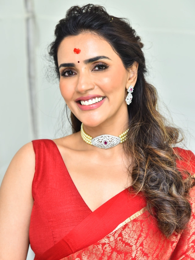 Akshara Gowda Shines in Saree at Sudigali Sudheer Hailesso Movie Opening