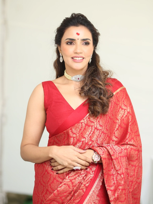 Akshara Gowda Shines in Saree at Sudigali Sudheer Hailesso Movie Opening