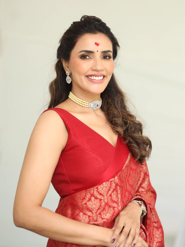 Akshara Gowda Shines in Saree at Sudigali Sudheer Hailesso Movie Opening