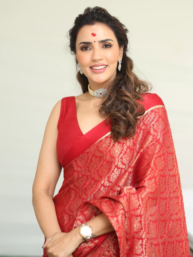 Akshara Gowda Shines in Saree at Sudigali Sudheer Hailesso Movie Opening