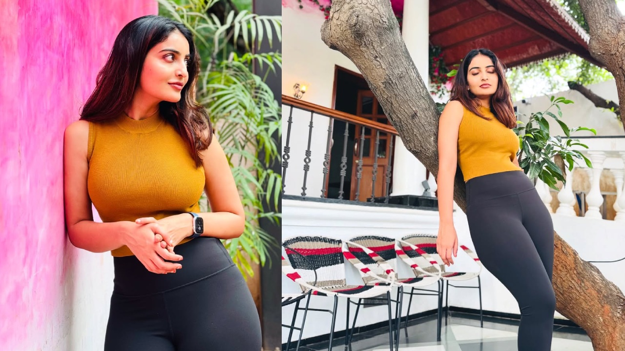 Ananya Nagalla : అనన్య నాగళ్ళ అందాలు.. రెస్టారెంట్ లో చిల్ అవుతూ..