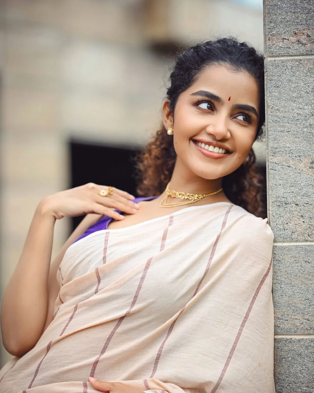 Anupama Parameswaran Simple Looks in Saree