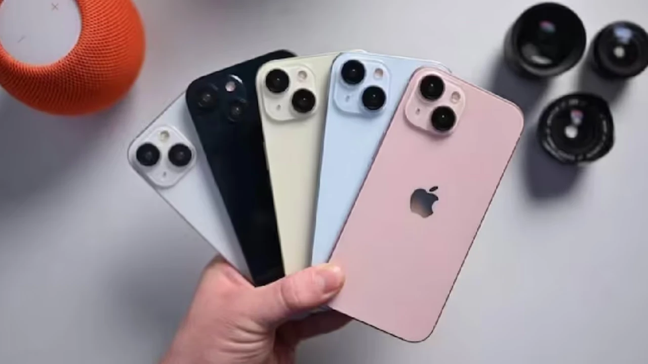 Apple iPhone 15 Sales