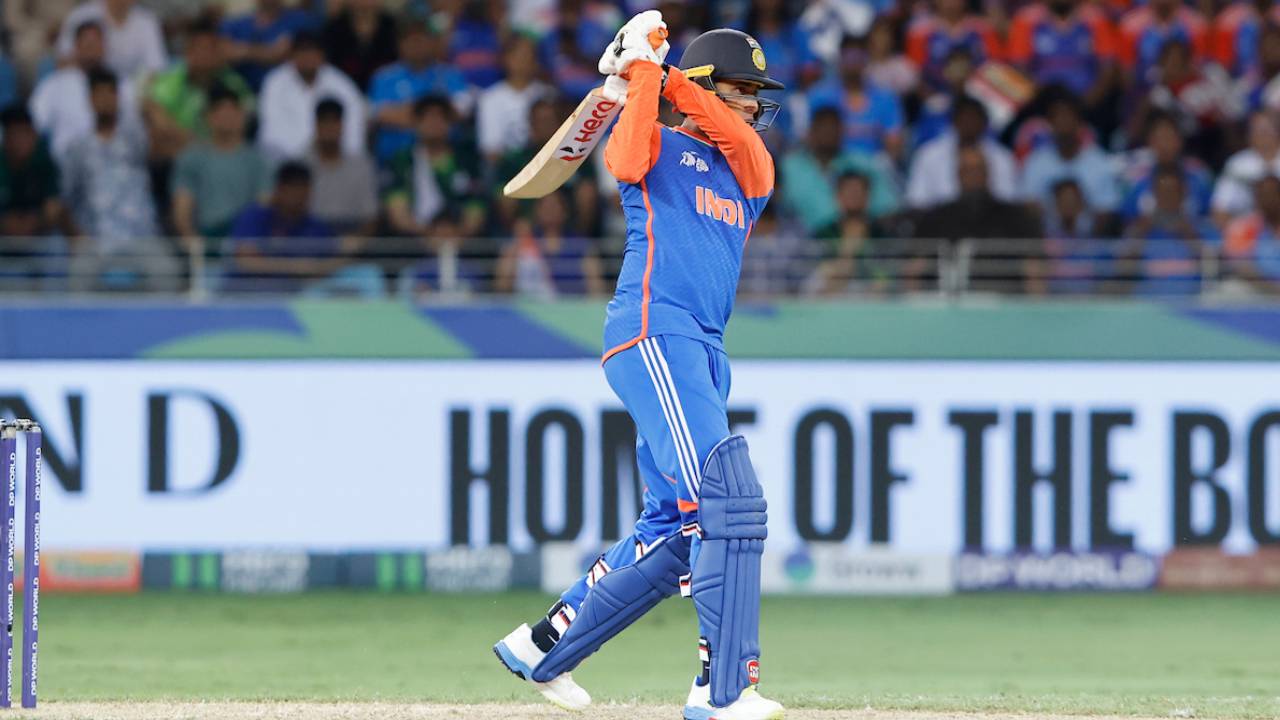 Asia Cup 2025 : చరిత్ర సృష్టించిన అభిషేక్ శర్మ.. కోహ్లీ రికార్డు బ్రేక్.. Asia Cup 2025 : చరిత్ర సృష్టించిన అభిషేక్ శర్మ.. కోహ్లీ రికార్డు బ్రేక్..