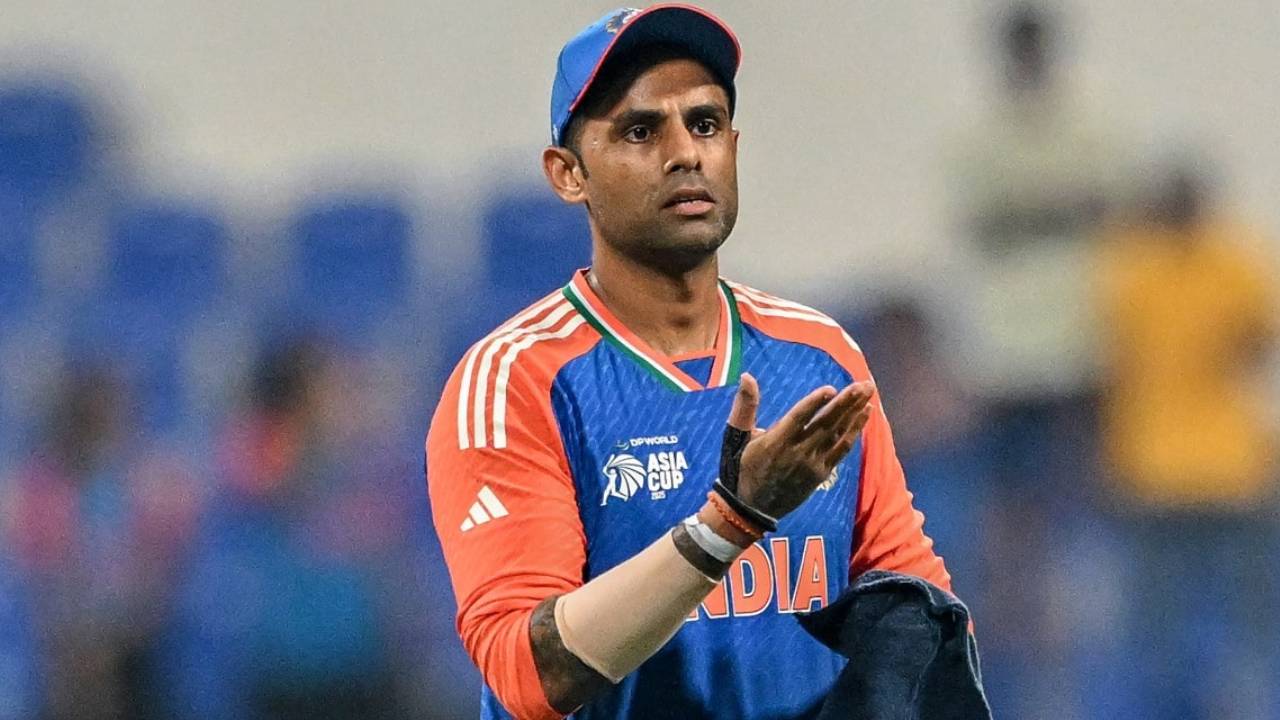 Suryakumar Yadav : పాక్ ఇజ్జత్ తీసిన సూర్యకుమార్ యాదవ్.. గణాంకాలు చూసైనా.. ప్రత్యర్థి అనకండి ప్లీజ్.. Suryakumar Yadav : పాక్ ఇజ్జత్ తీసిన సూర్యకుమార్ యాదవ్.. గణాంకాలు చూసైనా.. ప్రత్యర్థి అనకండి ప్లీజ్..