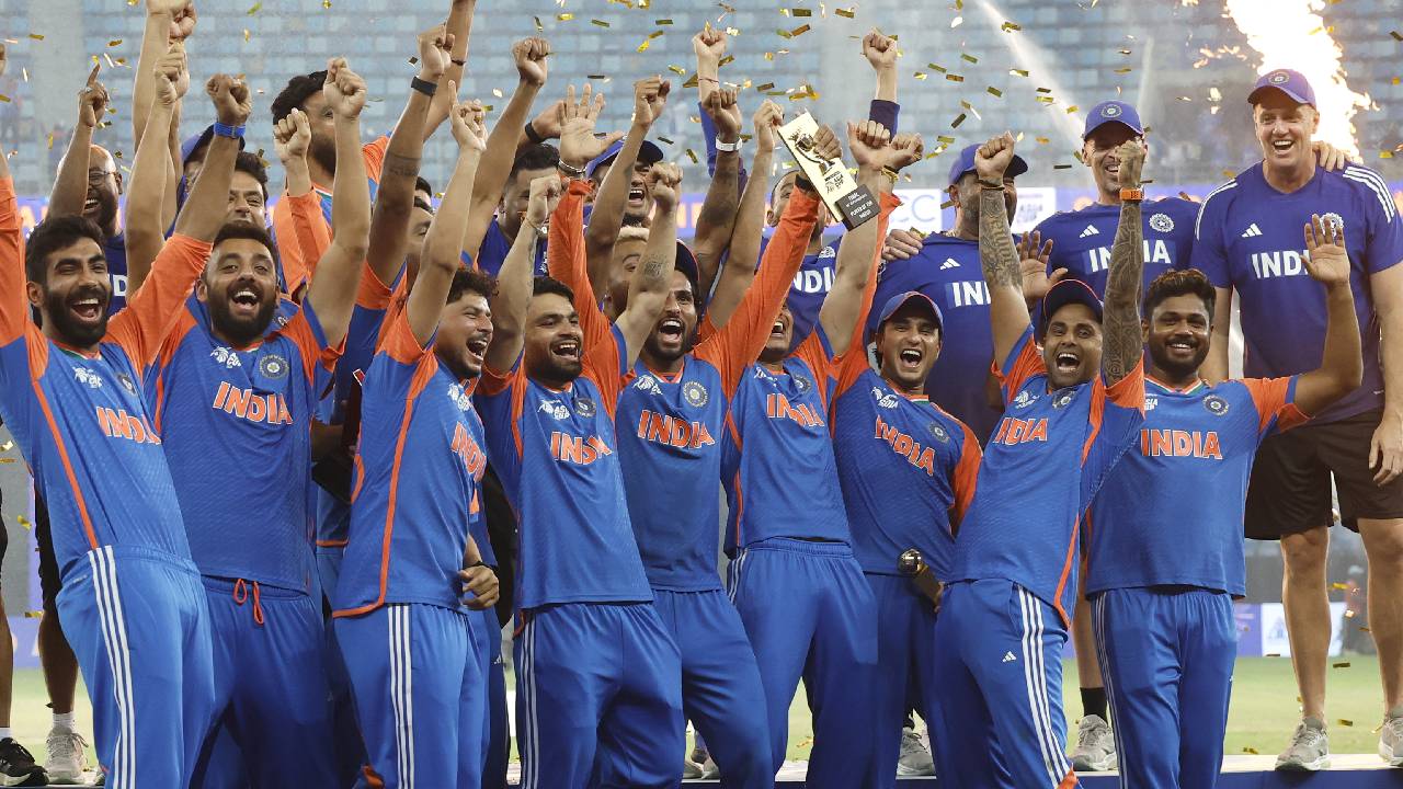 BCCI : దటీజ్ బీసీసీఐ.. టీమ్ఇండియాకు 21 కోట్ల ప్రైజ్మనీ.. ‘3-0’ అంటూ పాక్ ఇజ్జత్ తీసింది.. BCCI : దటీజ్ బీసీసీఐ.. టీమ్ఇండియాకు 21 కోట్ల ప్రైజ్మనీ.. ‘3-0’ అంటూ పాక్ ఇజ్జత్ తీసింది..