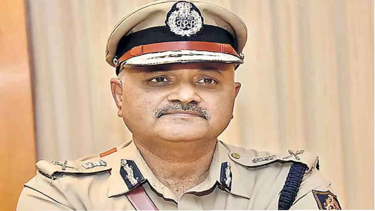 Kaleshwaram Project-CBI: సీబీఐ డైరెక్టర్కి అస్వస్థత.. హైదరాబాద్ అపోలో ఆసుపత్రిలో చికిత్స.. Kaleshwaram Project-CBI: సీబీఐ డైరెక్టర్కి అస్వస్థత.. హైదరాబాద్ అపోలో ఆసుపత్రిలో చికిత్స..