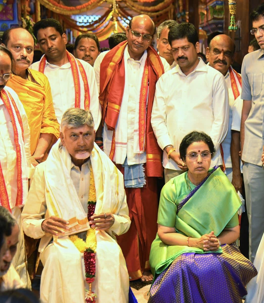 CM Chandrababu Naidu couple offered silk clothes to Kanaka Durga Ammavaru on Indrakeeladri