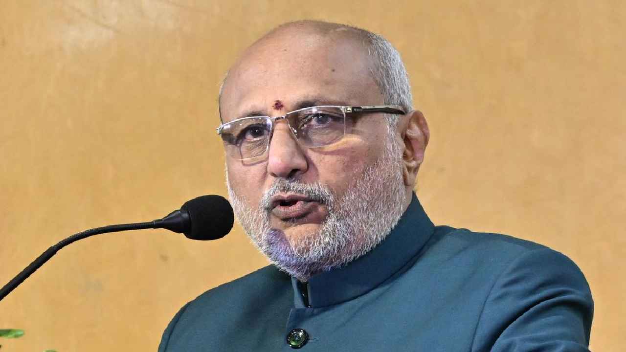 CP Radhakrishnan: భారత నూతన ఉపరాష్ట్రపతిగా రాధాకృష్ణన్.. ఆయన రాజకీయ ప్రస్థానం ఇదే.. CP Radhakrishnan: భారత నూతన ఉపరాష్ట్రపతిగా రాధాకృష్ణన్.. ఆయన రాజకీయ ప్రస్థానం ఇదే..