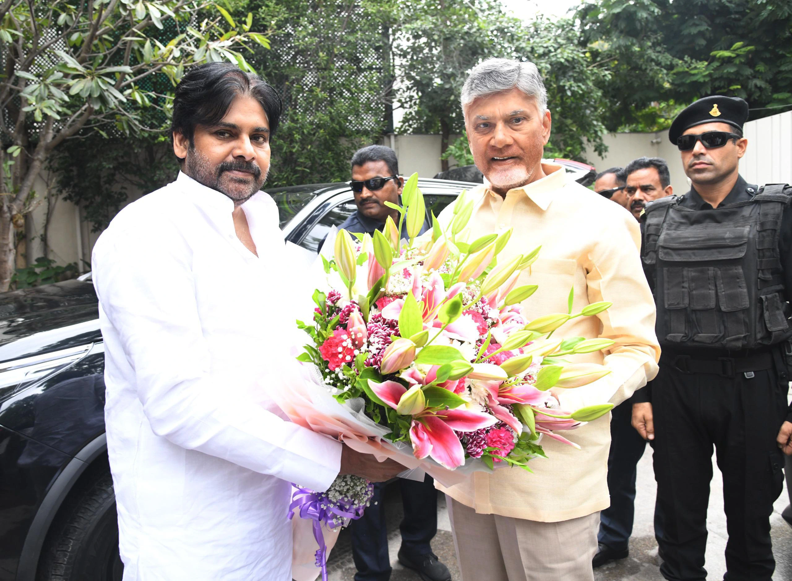 AP CM Chandrababu Naidu Meets Deputy CM Pawan kalyan