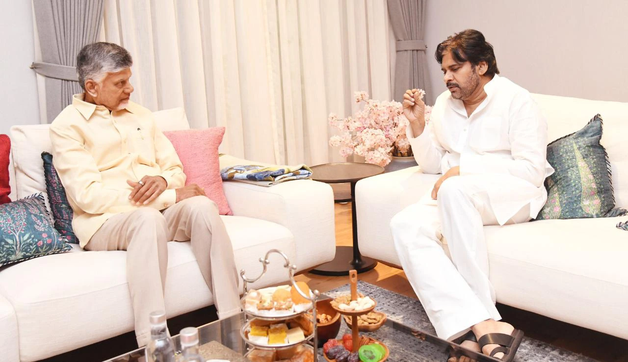 AP CM Chandrababu Naidu Meets Deputy CM Pawan kalyan