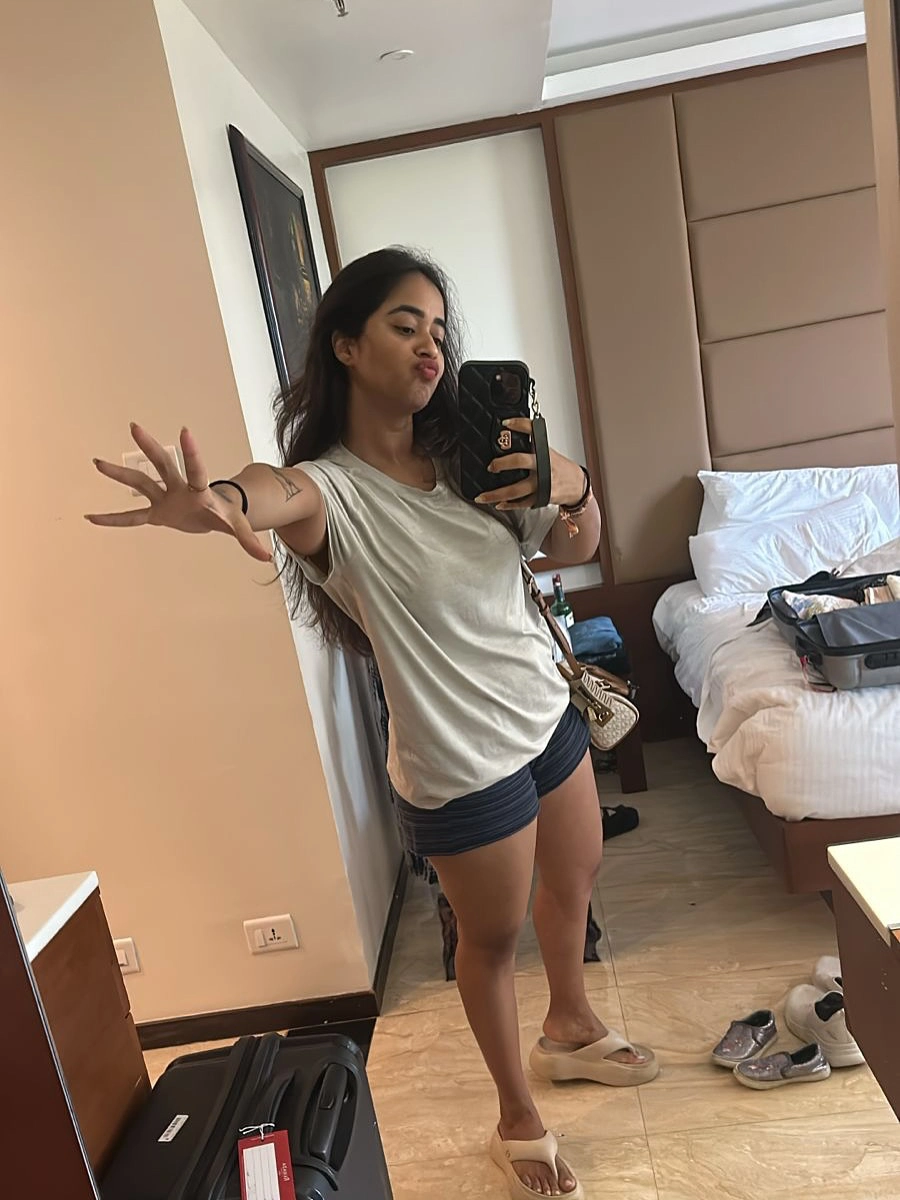 Deepthi Sunaina Cute Selfies