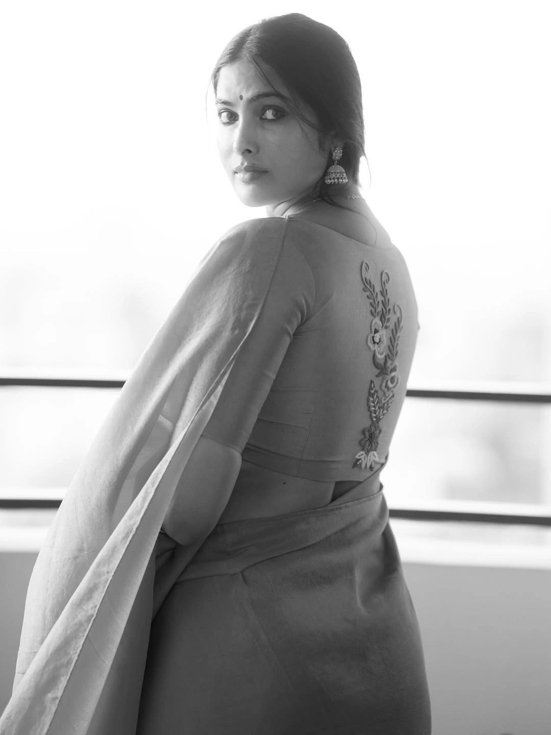 Divi Stunning Looks in Saree