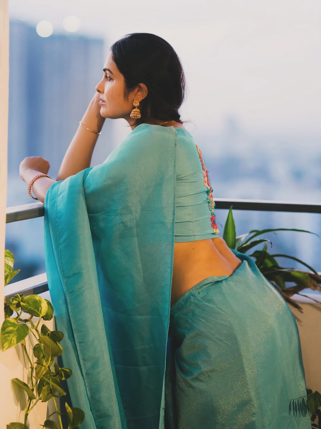 Divi Stunning Looks in Saree