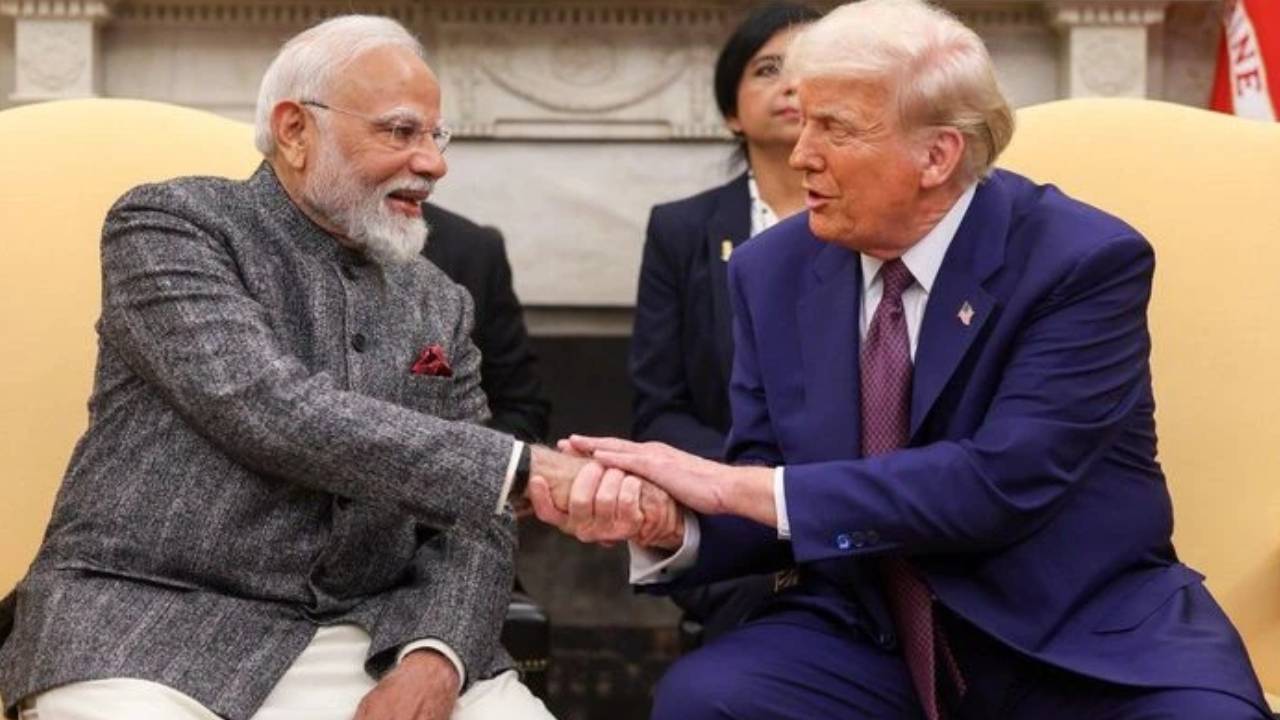 Donald Trump : దెబ్బకు దిగొచ్చిన ట్రంప్..! మోదీతో మాట్లాడేందుకు సిద్ధంగా ఉన్నానంటూ పోస్ట్.. స్ట్రాంగ్ రిప్లయ్ ఇచ్చిన ప్రధాని మోదీ.. కానీ.. Donald Trump : దెబ్బకు దిగొచ్చిన ట్రంప్..! మోదీతో మాట్లాడేందుకు సిద్ధంగా ఉన్నానంటూ పోస్ట్.. స్ట్రాంగ్ రిప్లయ్ ఇచ్చిన ప్రధాని మోదీ.. కానీ..