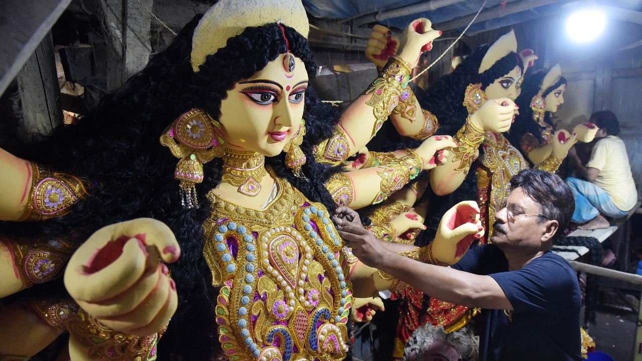 Navratri-Durga Puja Festival 2025: దసరా వేడుకకు సిద్ధమవుతున్న భారత్‌.. భోపాల్, కోల్‌కతా, ఢిల్లీ, బెంగళూరు, నాగ్‌పూర్ లో దుర్గమ్మ విగ్రహాల ఫొటోలు