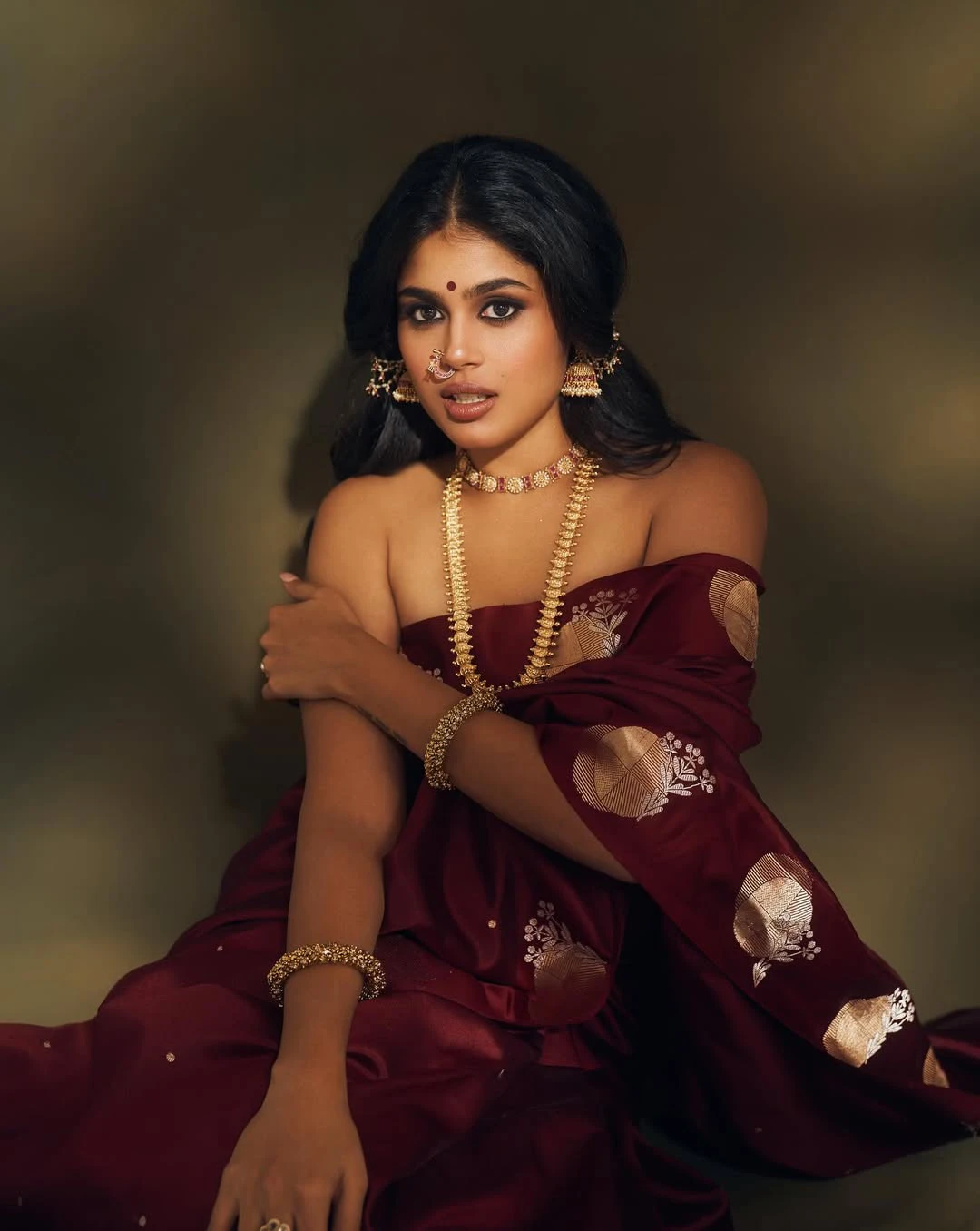 Faria Abdullah Shows her Beauty in Traditional Attire