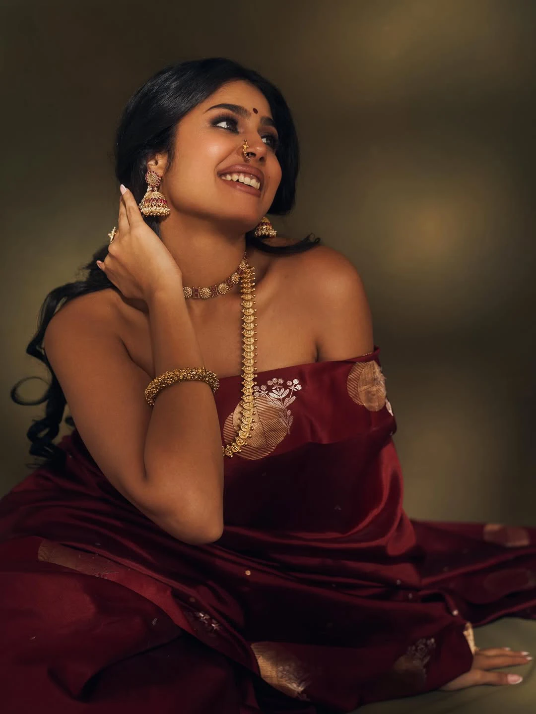 Faria Abdullah Shows her Beauty in Traditional Attire