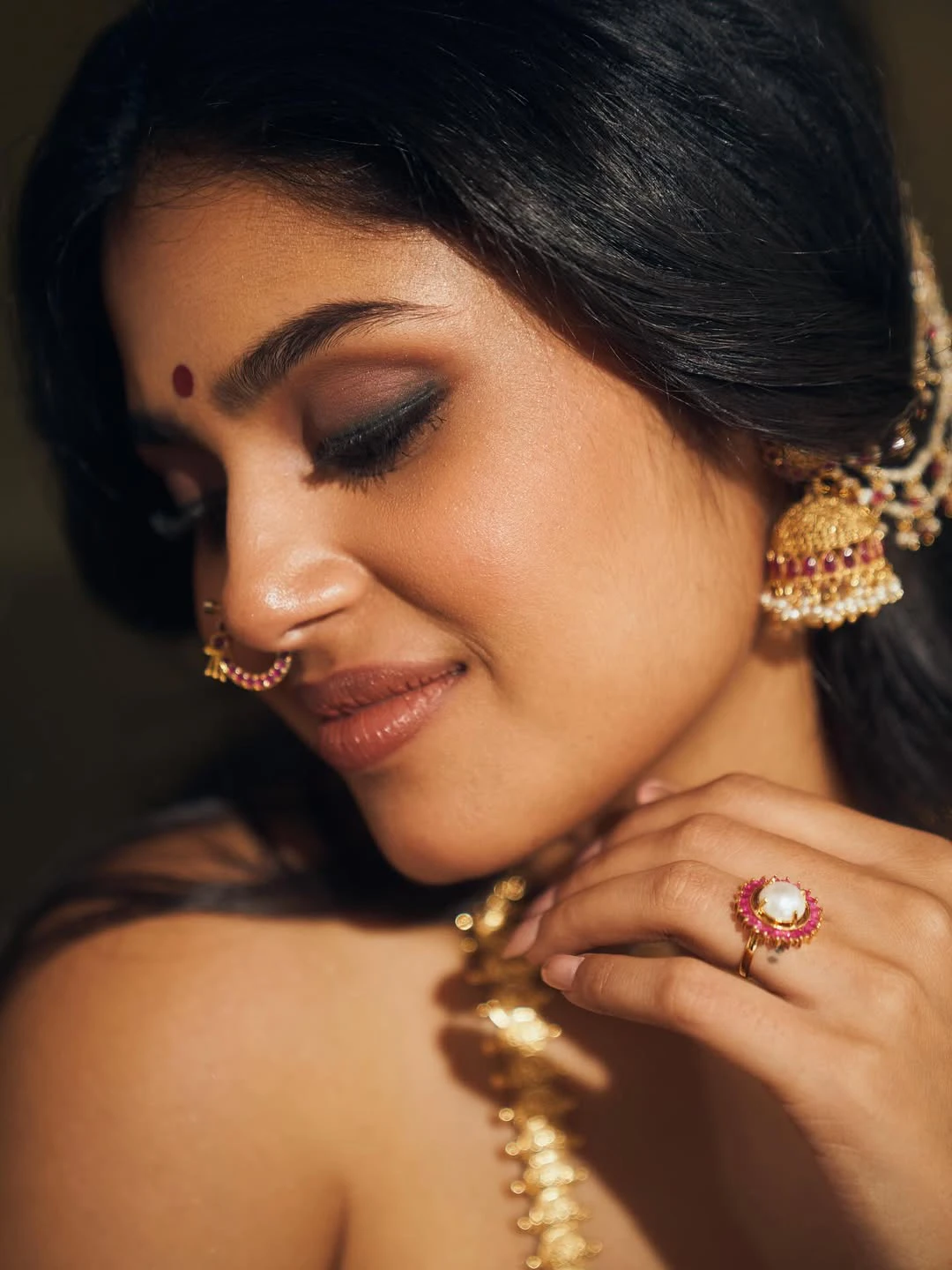 Faria Abdullah Shows her Beauty in Traditional Attire