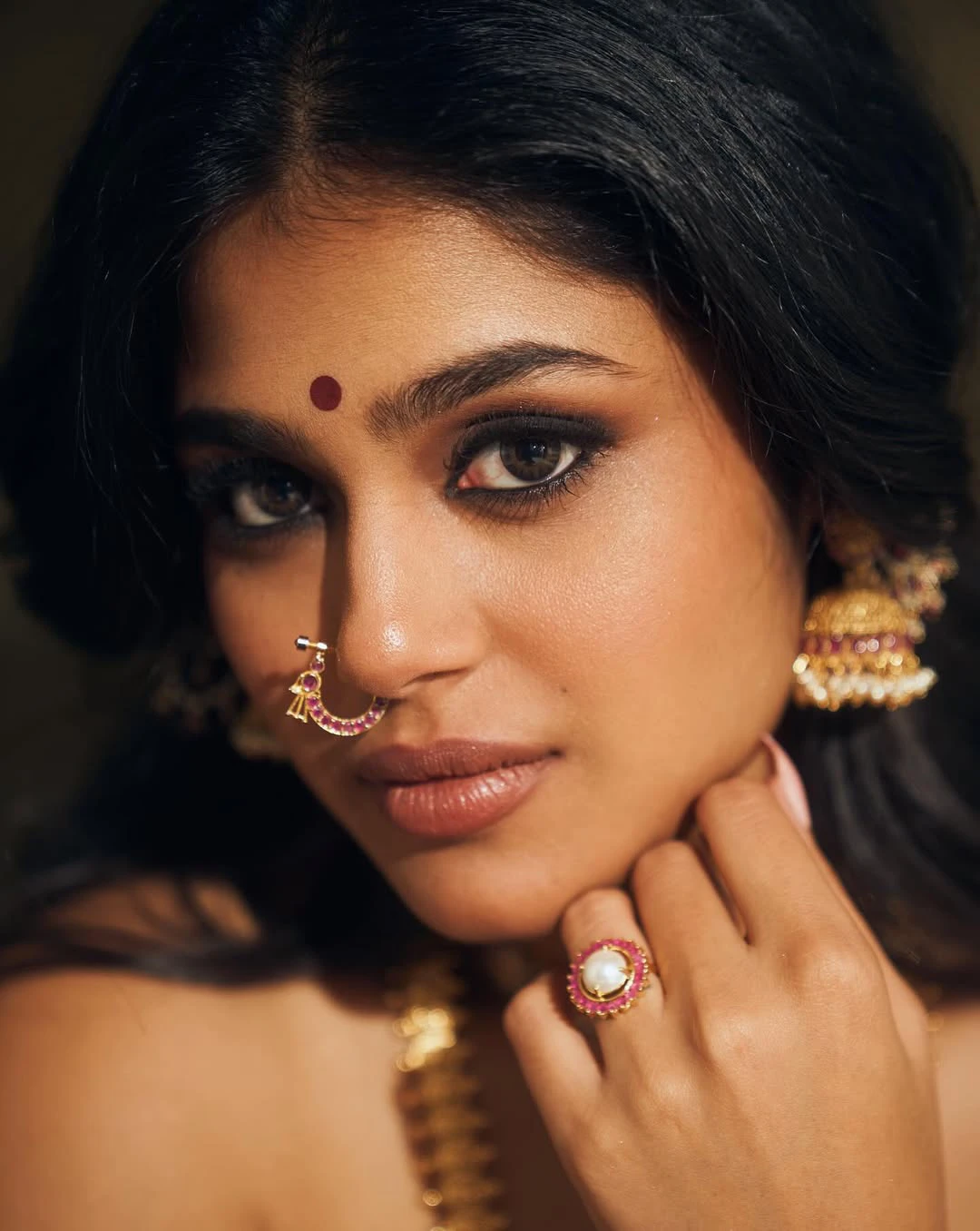Faria Abdullah Shows her Beauty in Traditional Attire
