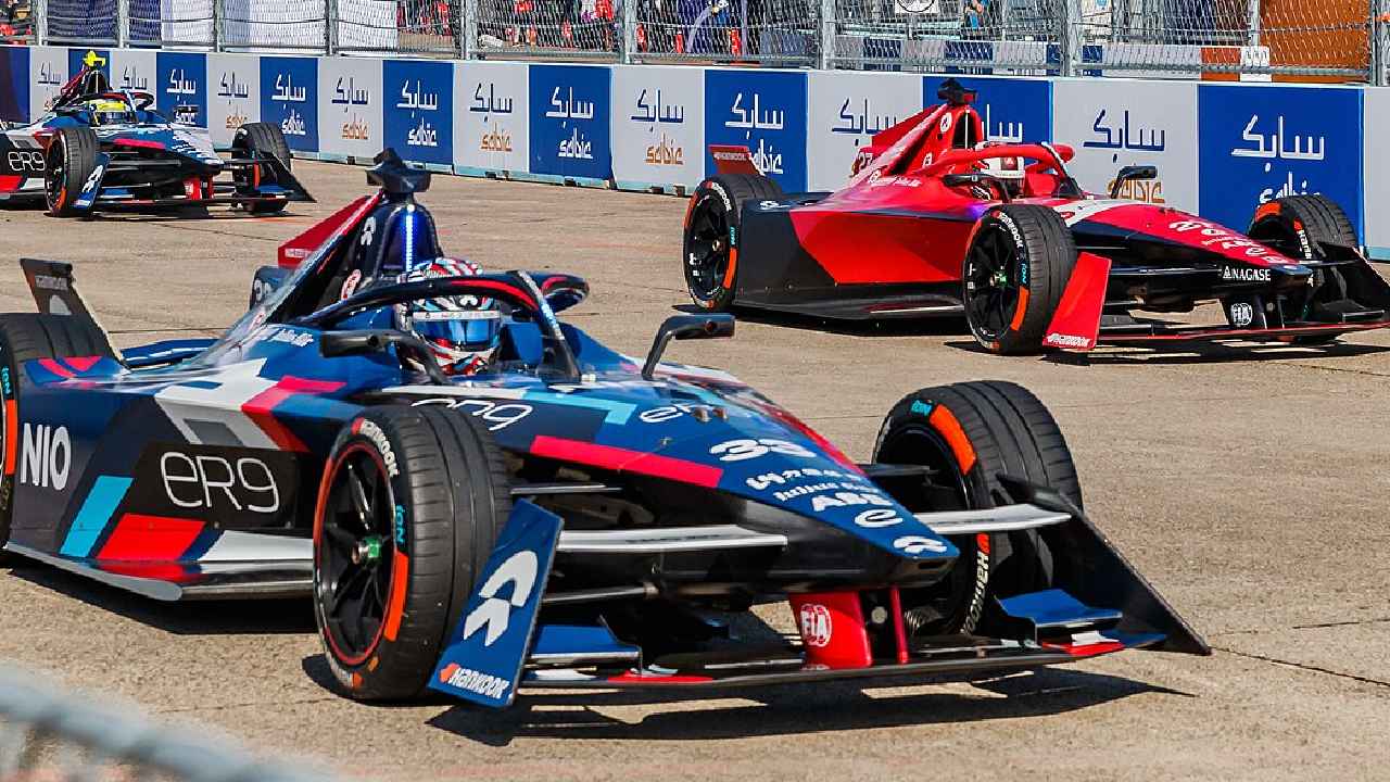 Formula E Car Race Case: ఫార్ములా ఈ కార్ రేస్ కేసులో సంచలనం.. క్విడ్ ప్రో కో జరిగిందని రిపోర్ట్.. కేటీఆర్ ను విచారించేందుకు గవర్నర్ వద్దకు.. Formula E Car Race Case: ఫార్ములా ఈ కార్ రేస్ కేసులో సంచలనం.. క్విడ్ ప్రో కో జరిగిందని రిపోర్ట్.. కేటీఆర్ ను విచారించేందుకు గవర్నర్ వద్దకు..