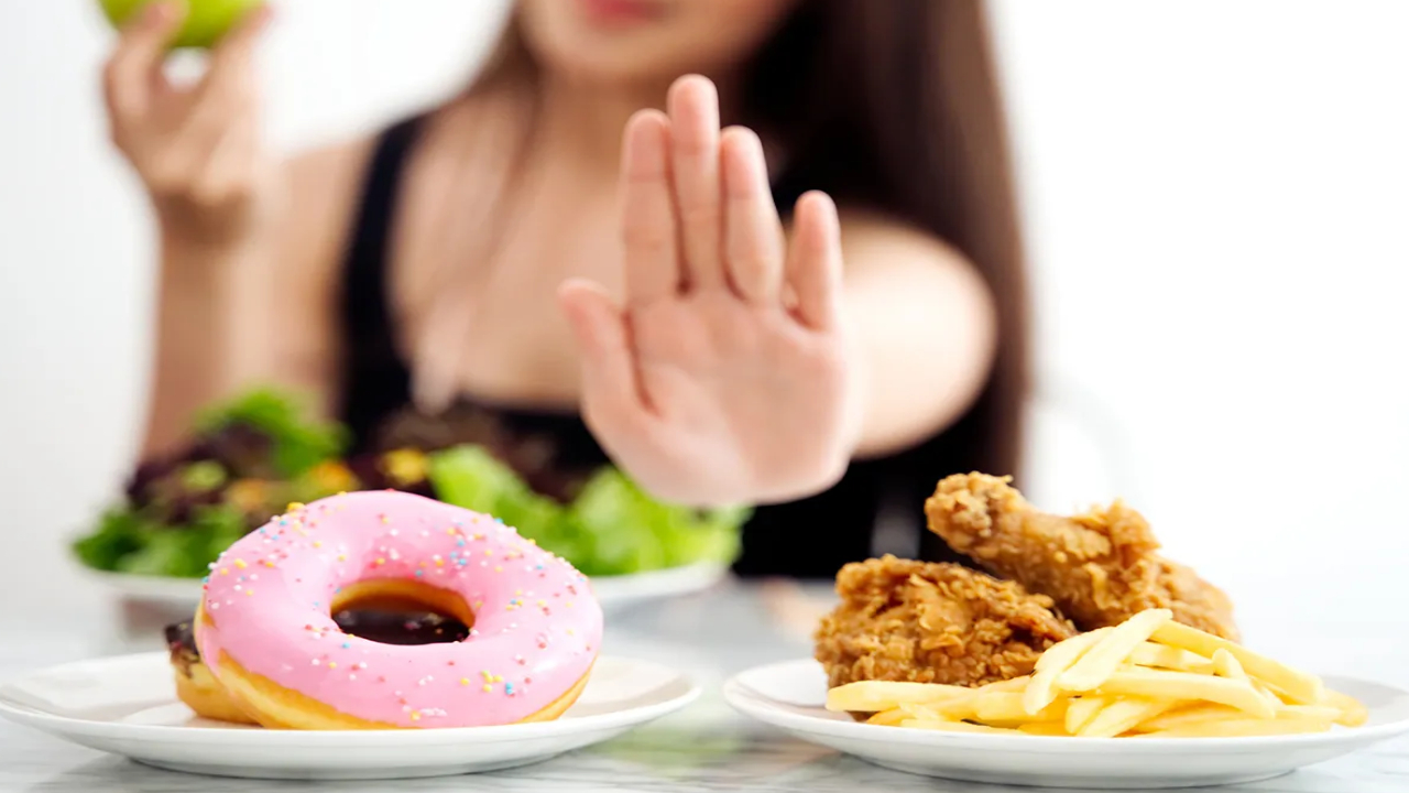 Health Tips: 30 ఏళ్ళ తరువాత ఈ పదార్థాలు దూరంగా ఉండండి.. చాలా ప్రమాదం Health Tips: 30 ఏళ్ళ తరువాత ఈ పదార్థాలు దూరంగా ఉండండి.. చాలా ప్రమాదం