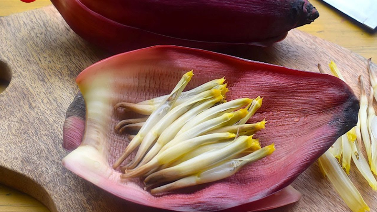 Banana Flower: మధుమేహ వ్యాధిగ్రస్తులకు దివ్యౌషధం.. ఈ పుష్పం గురించి మీకు తెలుసా? Banana Flower: మధుమేహ వ్యాధిగ్రస్తులకు దివ్యౌషధం.. ఈ పుష్పం గురించి మీకు తెలుసా?