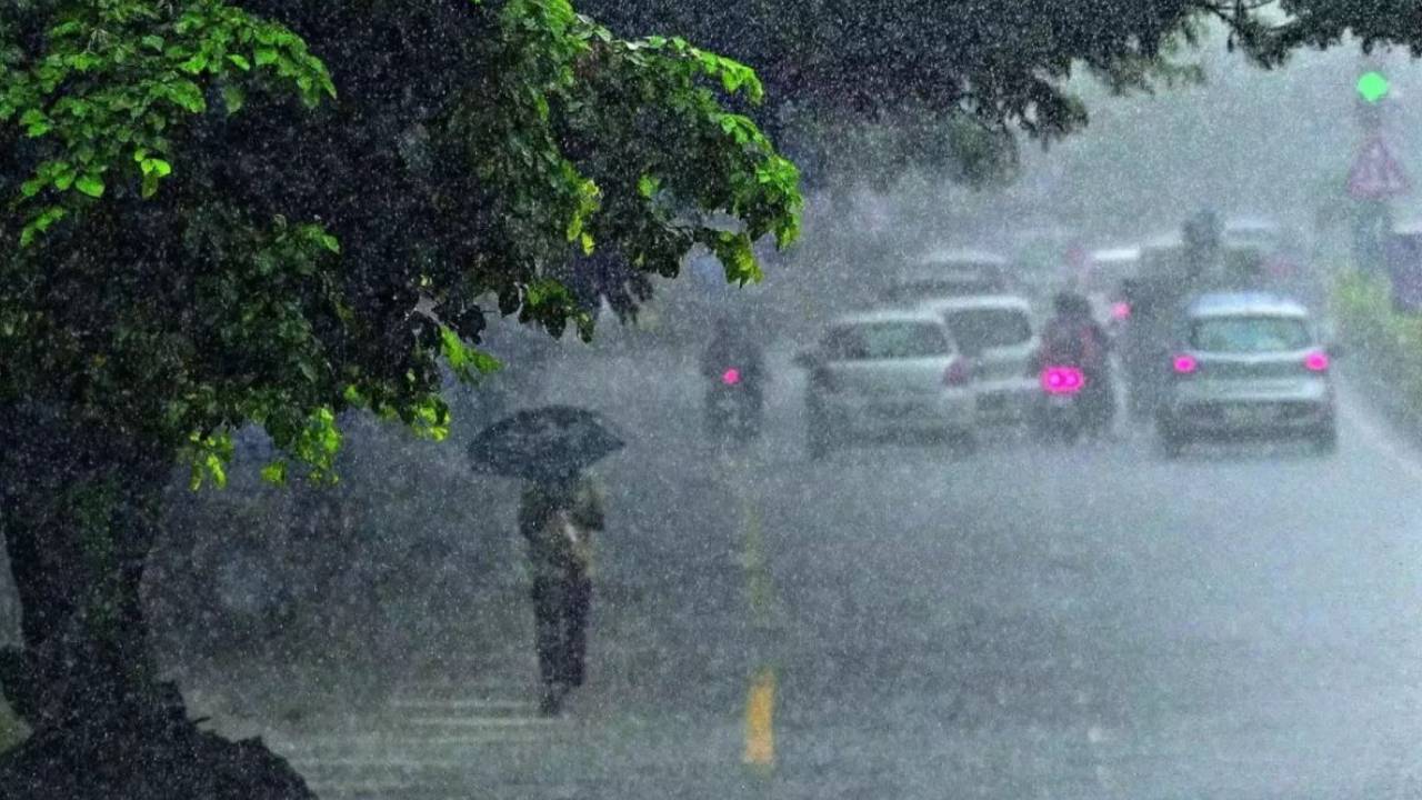 Heavy Rains Alert : బంగాళాఖాతంలో మరో అల్పపీడనం.. నేడు తెలంగాణలోని ఈ జిల్లాల్లో అతిభారీ వర్షాలు.. Heavy Rains Alert : బంగాళాఖాతంలో మరో అల్పపీడనం.. నేడు తెలంగాణలోని ఈ జిల్లాల్లో అతిభారీ వర్షాలు..